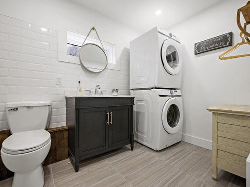 Bathroom - 6126 Route De L'Ascension, Rivière-Rouge, QC - Indoor Photo Showing Laundry Room