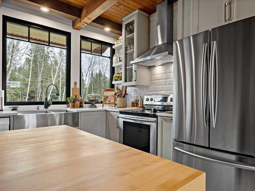 Cuisine - 6126 Route De L'Ascension, Rivière-Rouge, QC - Indoor Photo Showing Kitchen With Double Sink