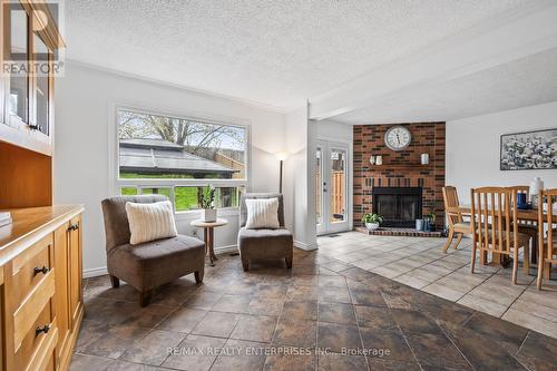2873 Gulfstream Way, Mississauga, ON - Indoor Photo Showing Living Room With Fireplace