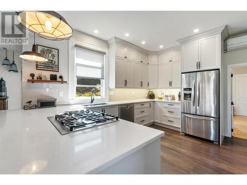 497 Vancouver Avenue, Penticton, BC - Indoor Photo Showing Kitchen