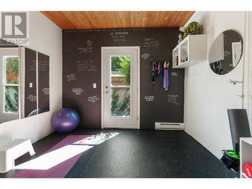497 Vancouver Avenue, Penticton, BC - Indoor Photo Showing Bedroom
