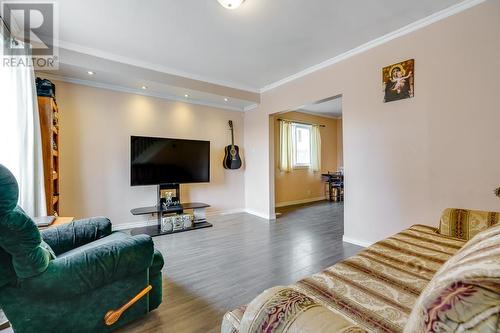 43 Lennox Street, Cornwall, ON - Indoor Photo Showing Living Room