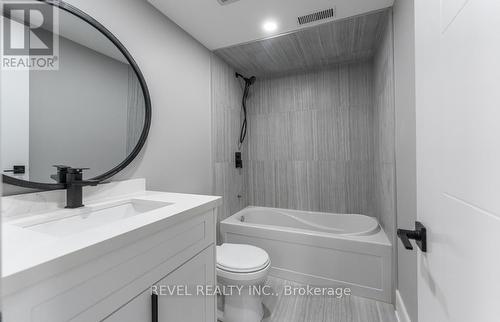 71 Diffin Drive, Welland, ON - Indoor Photo Showing Bathroom