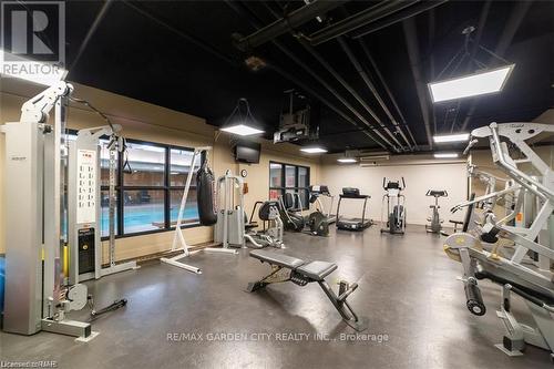 1704 - 150 Charlton Avenue E, Hamilton, ON - Indoor Photo Showing Gym Room
