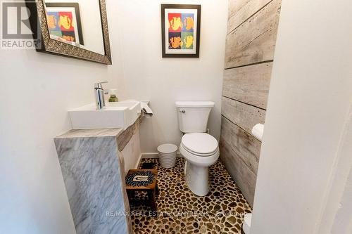 24 Ramore Street, Cambridge, ON - Indoor Photo Showing Bathroom