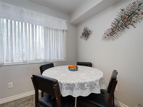 6-9901 Third St, Sidney, BC - Indoor Photo Showing Dining Room