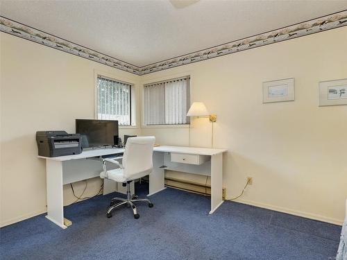 6-9901 Third St, Sidney, BC - Indoor Photo Showing Office