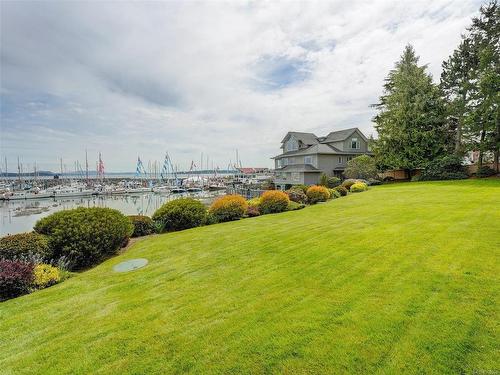 6-9901 Third St, Sidney, BC - Outdoor With View