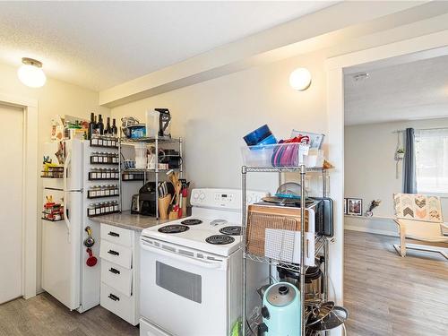 2720 Labieux Rd, Nanaimo, BC - Indoor Photo Showing Kitchen