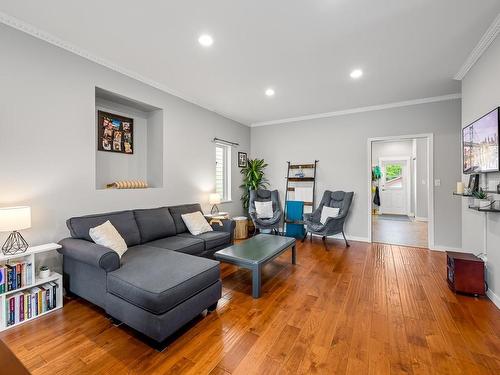 560 Hilchey Rd, Campbell River, BC - Indoor Photo Showing Living Room