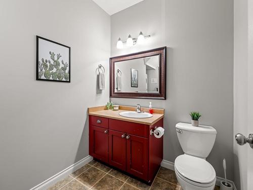 560 Hilchey Rd, Campbell River, BC - Indoor Photo Showing Bathroom