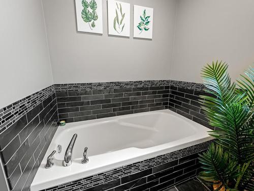 560 Hilchey Rd, Campbell River, BC - Indoor Photo Showing Bathroom