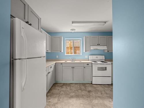 560 Hilchey Rd, Campbell River, BC - Indoor Photo Showing Kitchen