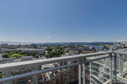 1804-751 Fairfield Rd, Victoria, BC - Outdoor With View