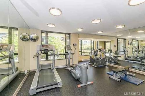 1804-751 Fairfield Rd, Victoria, BC - Indoor Photo Showing Gym Room