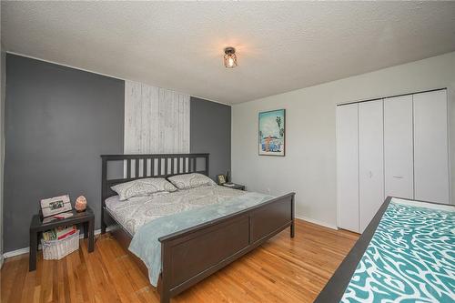 654 Greenhill Avenue, Hamilton, ON - Indoor Photo Showing Bedroom