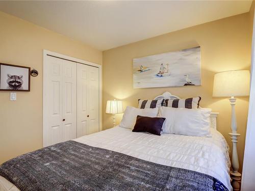 5719 Quarry Cres, Nanaimo, BC - Indoor Photo Showing Bedroom