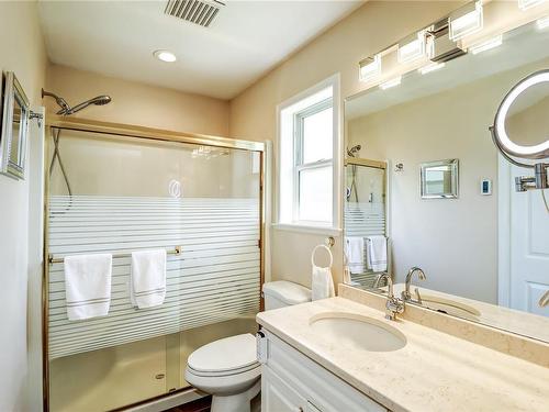 5719 Quarry Cres, Nanaimo, BC - Indoor Photo Showing Bathroom