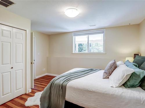 5719 Quarry Cres, Nanaimo, BC - Indoor Photo Showing Bedroom