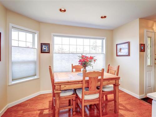5719 Quarry Cres, Nanaimo, BC - Indoor Photo Showing Dining Room