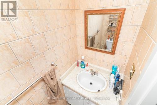 80 - 11 Harrisford Street, Hamilton, ON - Indoor Photo Showing Bathroom