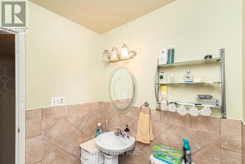 80 - 11 Harrisford Street, Hamilton, ON - Indoor Photo Showing Bathroom