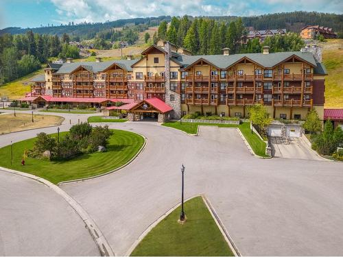 403 - 500 Stemwinder Drive, Kimberley, BC - Outdoor With Facade With View
