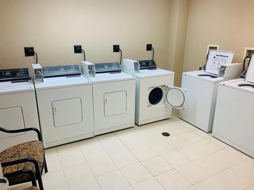 403 - 500 Stemwinder Drive, Kimberley, BC - Indoor Photo Showing Laundry Room