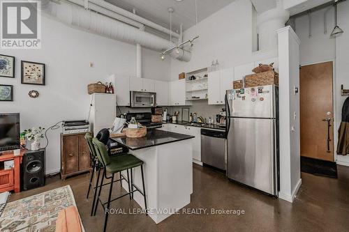 217 - 404 King Street W, Kitchener, ON - Indoor Photo Showing Kitchen