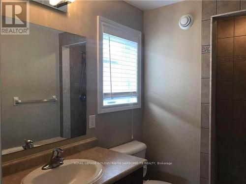 128 Clough Crescent, Guelph, ON - Indoor Photo Showing Bathroom