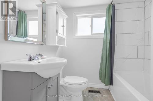 7 Porter Street, Prince Edward County, ON - Indoor Photo Showing Bathroom