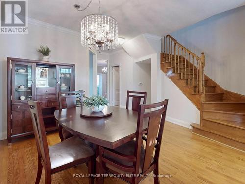 39 Wheelwright Drive, Richmond Hill, ON - Indoor Photo Showing Dining Room