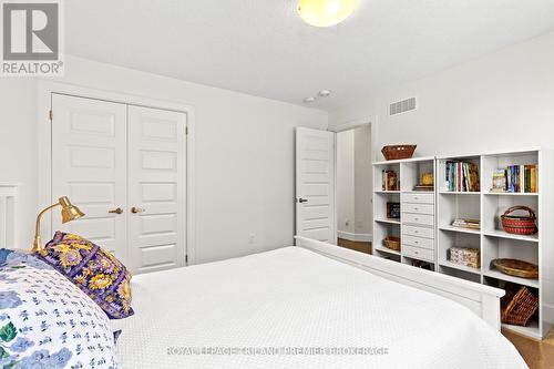 2020 Wateroak Drive, London, ON - Indoor Photo Showing Bedroom