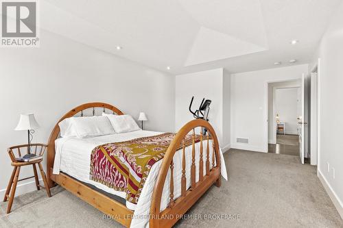 2020 Wateroak Drive, London, ON - Indoor Photo Showing Bedroom