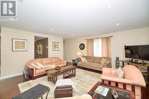 2981 Shawnee Trail, Fort Erie, ON - Indoor Photo Showing Living Room