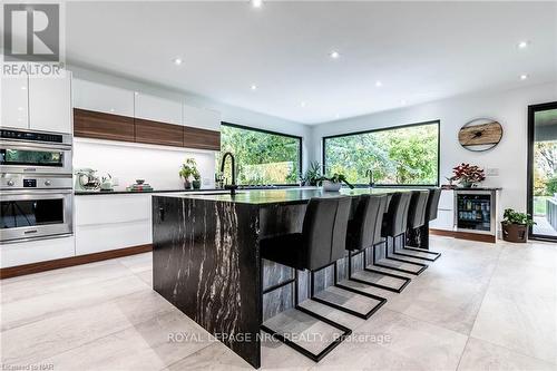 1144 Maple Street, Pelham, ON - Indoor Photo Showing Kitchen With Upgraded Kitchen