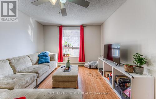 311 Spruce Street, Waterloo, ON - Indoor Photo Showing Living Room