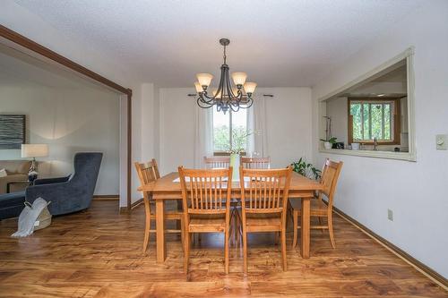 687 Penny Lane, Burlington, ON - Indoor Photo Showing Dining Room