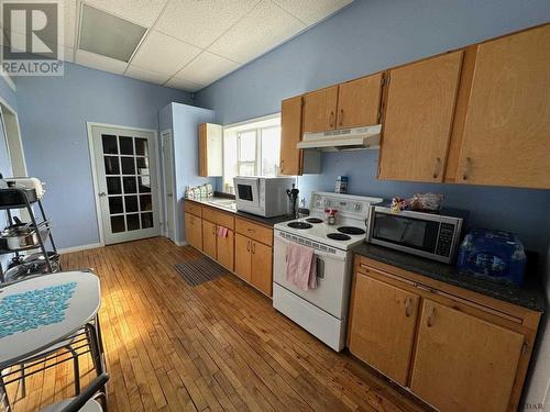 20-22 Webster St, Virginiatown, ON - Indoor Photo Showing Kitchen