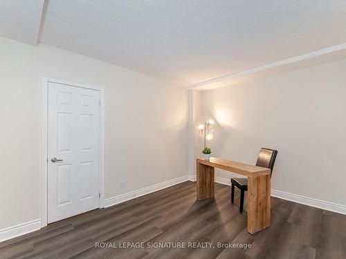 201-1600 Keele St, Toronto, ON - Indoor Photo Showing Other Room