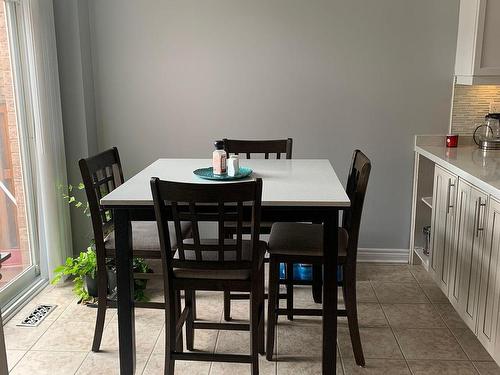 3894 Passway Rd, Mississauga, ON - Indoor Photo Showing Dining Room
