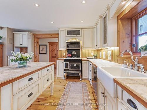 881 Orchard Rd, Smith-Ennismore-Lakefield, ON - Indoor Photo Showing Kitchen