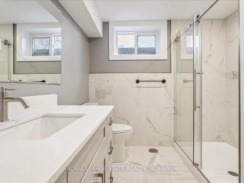 1234 #8 Highway, Hamilton, ON - Indoor Photo Showing Bathroom