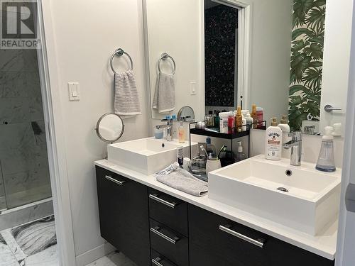 2Xx 5199 Brighouse Way, Richmond, BC - Indoor Photo Showing Bathroom