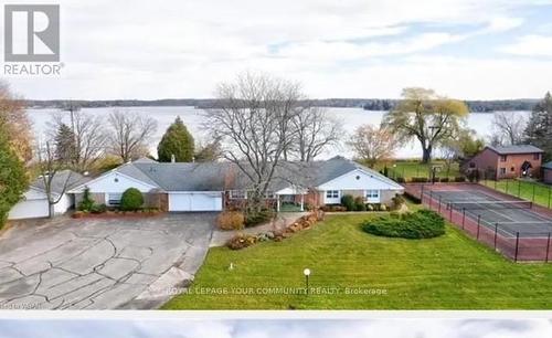 115 Lake Rd E, Puslinch, ON - Outdoor With Body Of Water
