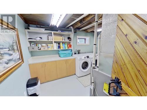 6082 Norman Road, 100 Mile House, BC - Indoor Photo Showing Laundry Room