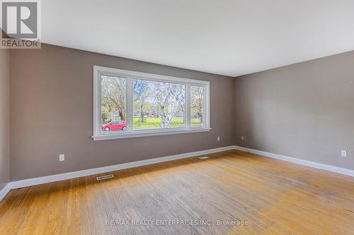218 Wellington Street E, Barrie, ON - Indoor Photo Showing Other Room
