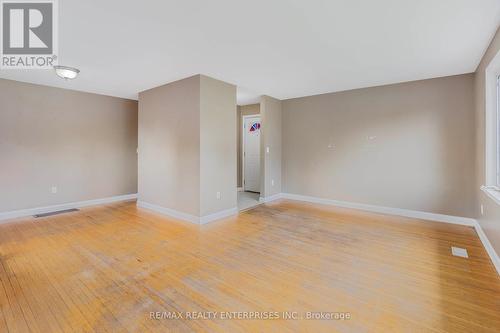 218 Wellington Street E, Barrie, ON - Indoor Photo Showing Other Room