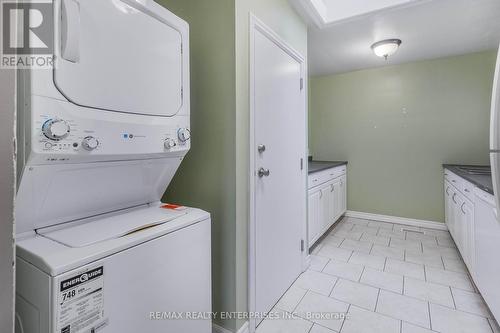 218 Wellington Street E, Barrie, ON - Indoor Photo Showing Laundry Room