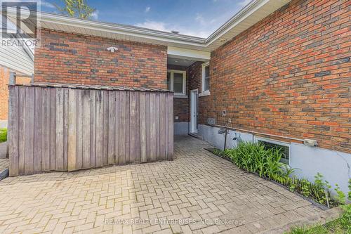 218 Wellington Street E, Barrie, ON - Outdoor With Exterior